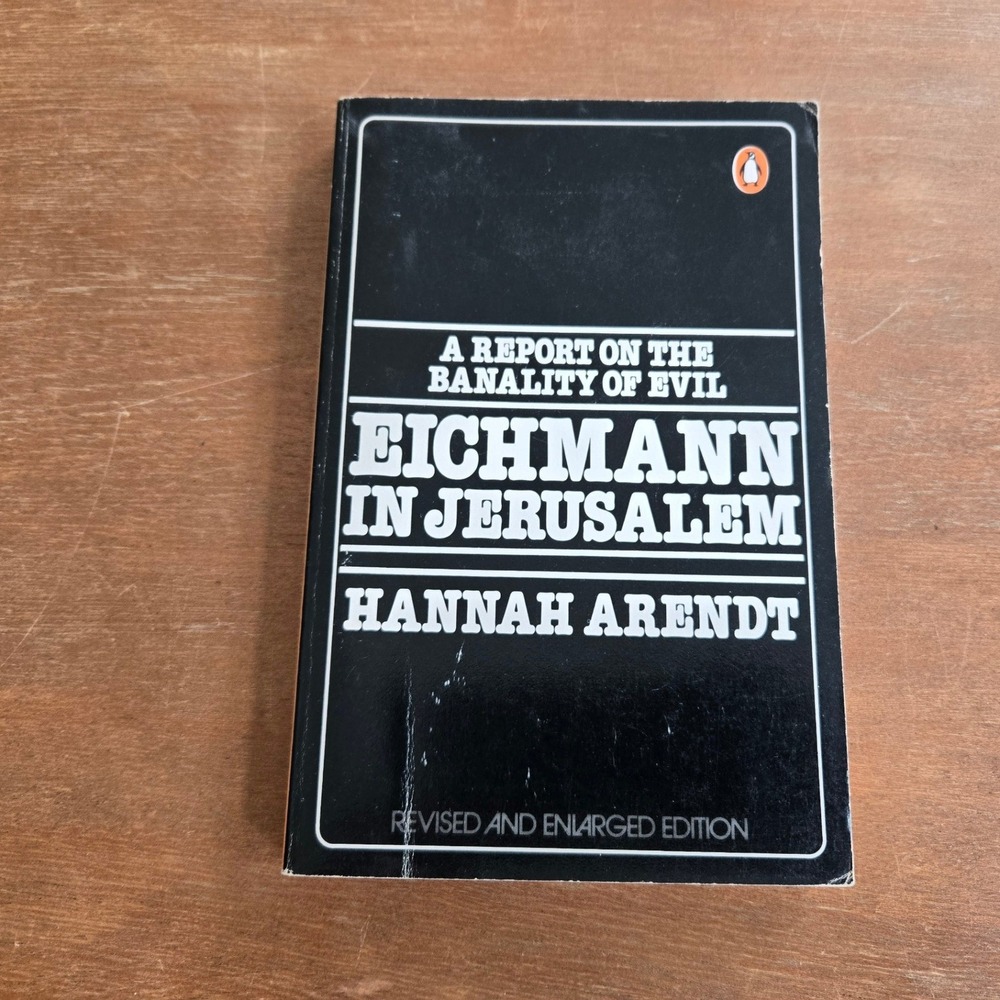 Penguin Books Eichmann in Jerusalem Hannah‎ Arendt Paperback Black Good Revised
